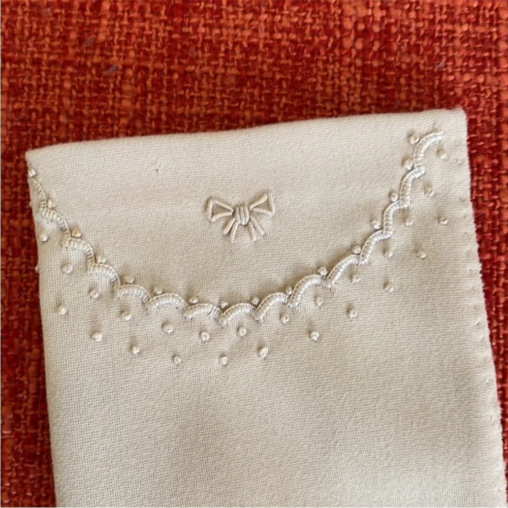 VTG 60’s Van Raalte Beige Nylon Hand sewn Bow Detail